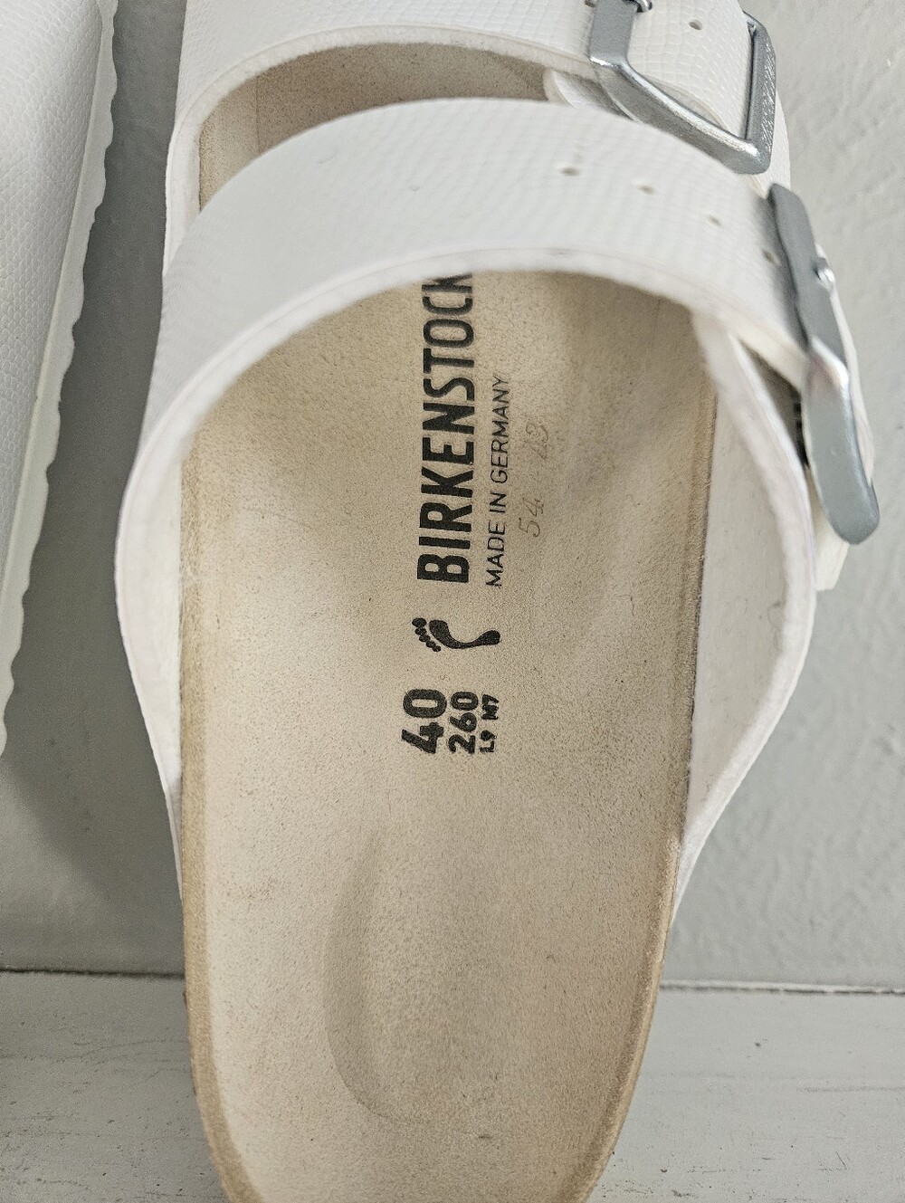 NWT Birkenstock Arizona Sandals- Shiny Lizard White With Silver Buckles - Picture 3 of 12